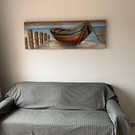 Comfortable 2 Bedroom Apartment In Popular Limnaria Gardens Paphos Exteriör bild