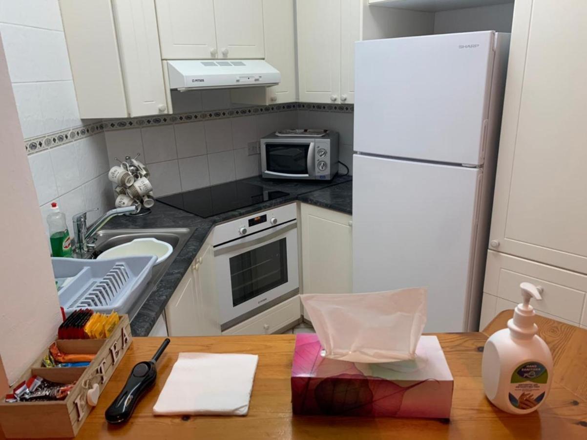 Comfortable 2 Bedroom Apartment In Popular Limnaria Gardens Paphos Exteriör bild