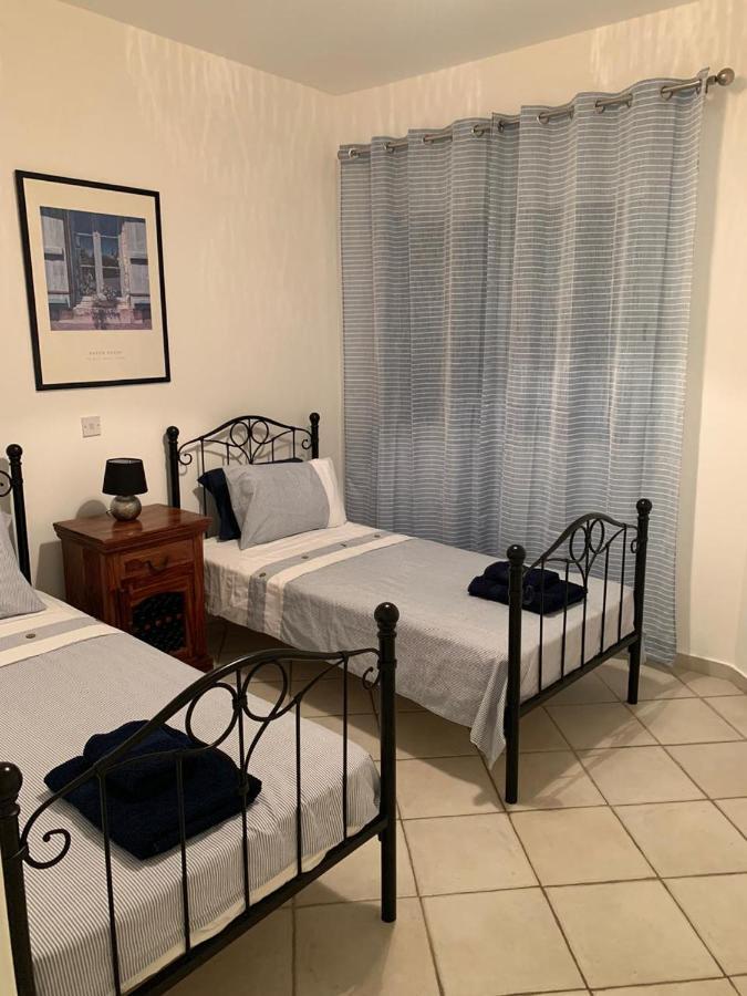 Comfortable 2 Bedroom Apartment In Popular Limnaria Gardens Paphos Exteriör bild